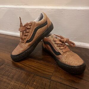 Gold and Black Sparkle VANNS. Size 2 in kids.